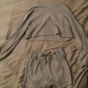 I’m selling a grey cozy set for petite 8-10 year olds!